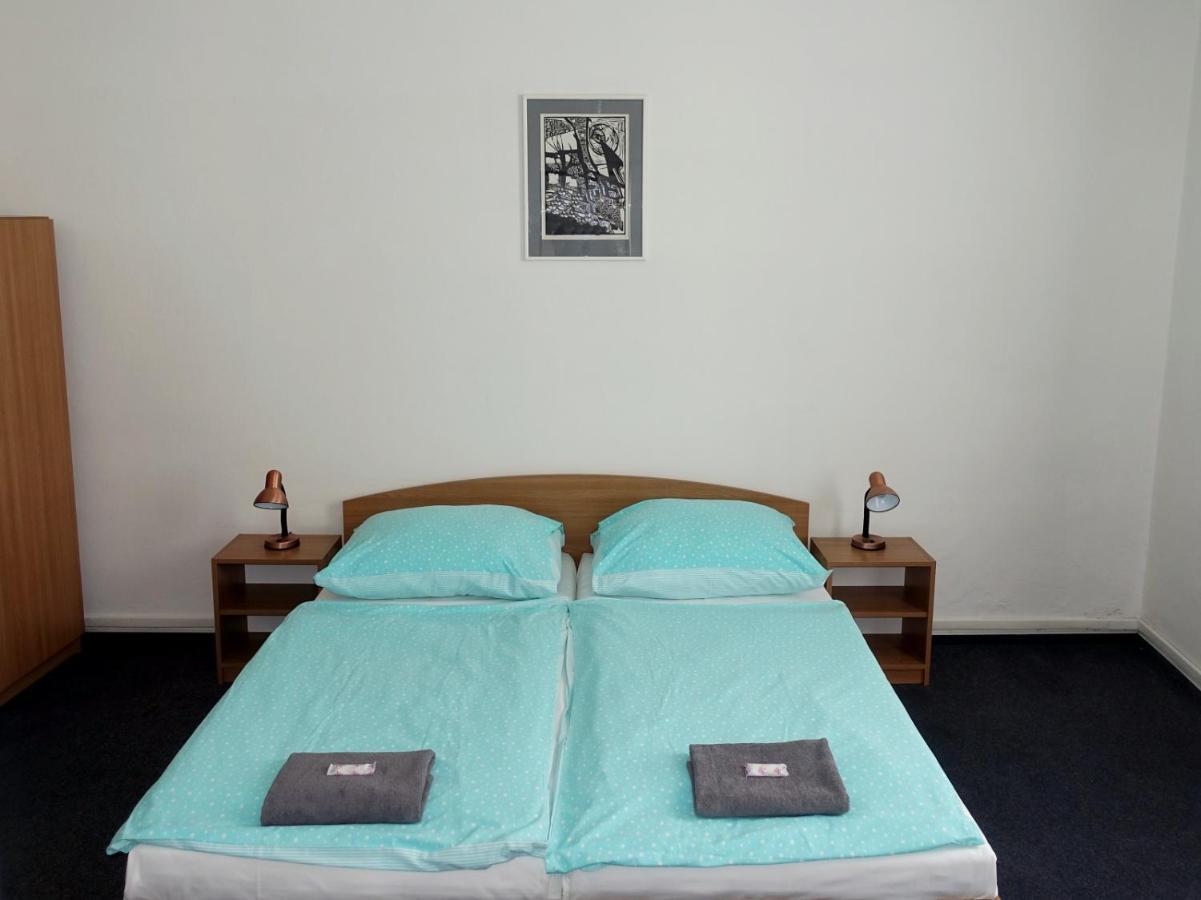 Hotel Staric เยเซนิค ภายนอก รูปภาพ